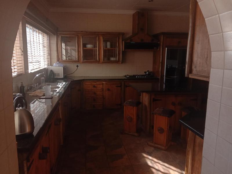 11 Bedroom Property for Sale in Heatherdale AH Gauteng