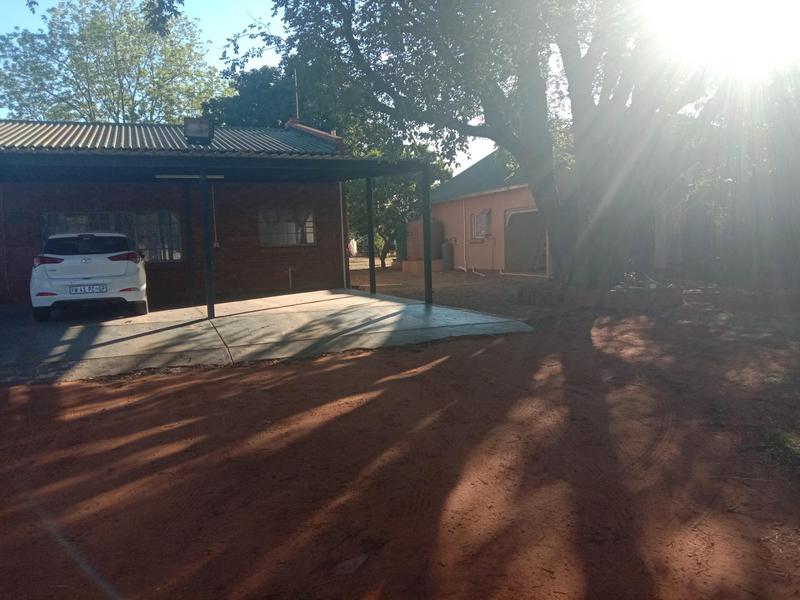 11 Bedroom Property for Sale in Heatherdale AH Gauteng