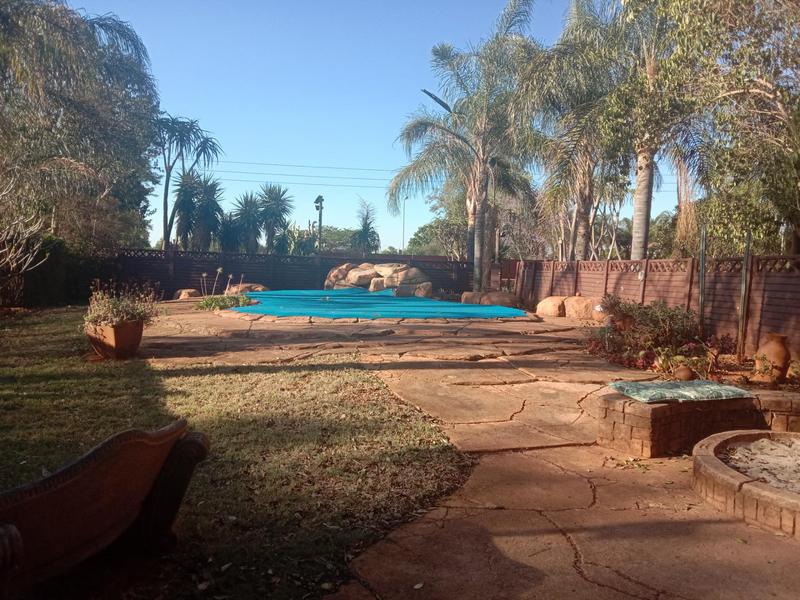 11 Bedroom Property for Sale in Heatherdale AH Gauteng