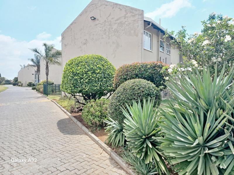 2 Bedroom Property for Sale in Ravenswood Gauteng