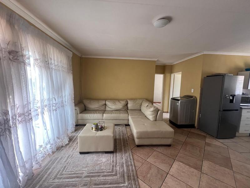 2 Bedroom Property for Sale in Helikonpark Gauteng