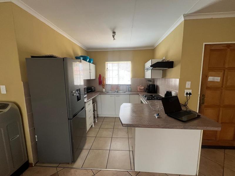 2 Bedroom Property for Sale in Helikonpark Gauteng