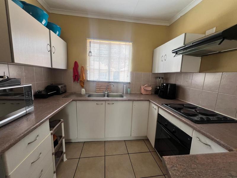 2 Bedroom Property for Sale in Helikonpark Gauteng