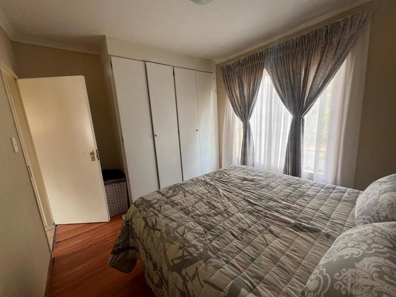 2 Bedroom Property for Sale in Helikonpark Gauteng