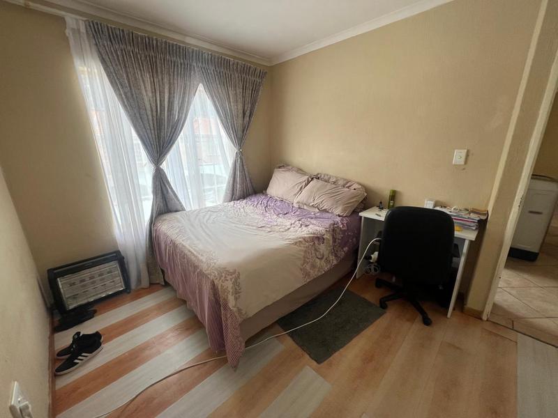 2 Bedroom Property for Sale in Helikonpark Gauteng