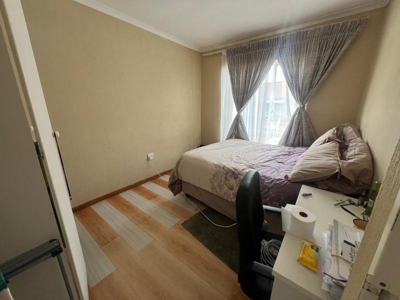 2 Bedroom Property for Sale in Helikonpark Gauteng