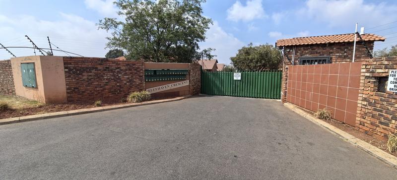 3 Bedroom Property for Sale in Lindhaven Gauteng