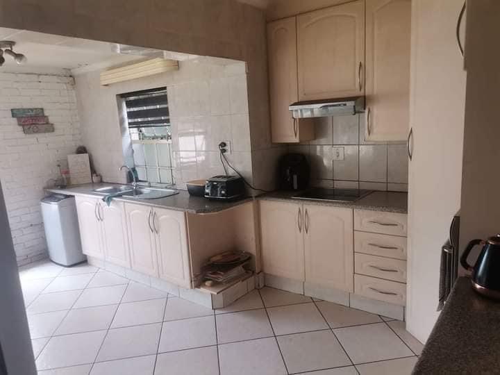 To Let 3 Bedroom Property for Rent in Birchleigh North Gauteng