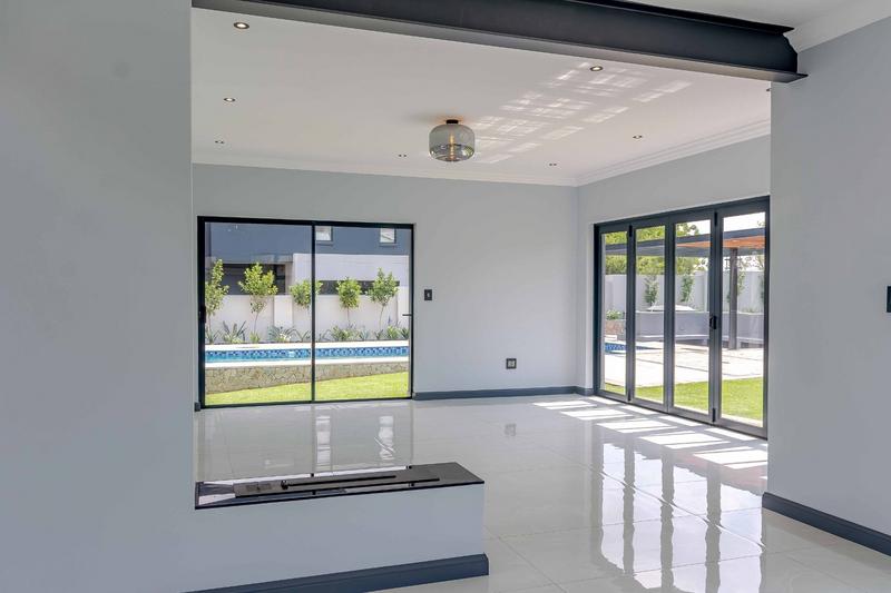 5 Bedroom Property for Sale in Copperleaf Estate Gauteng