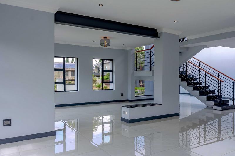 5 Bedroom Property for Sale in Copperleaf Estate Gauteng