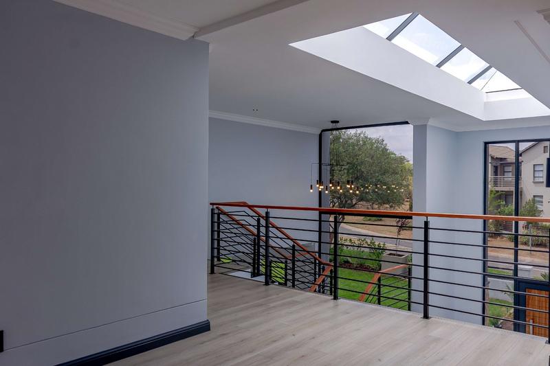 5 Bedroom Property for Sale in Copperleaf Estate Gauteng