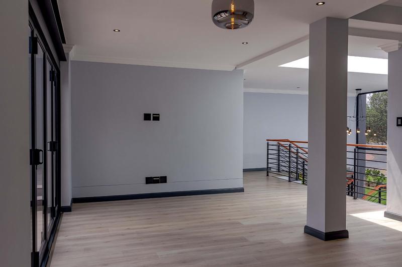 5 Bedroom Property for Sale in Copperleaf Estate Gauteng