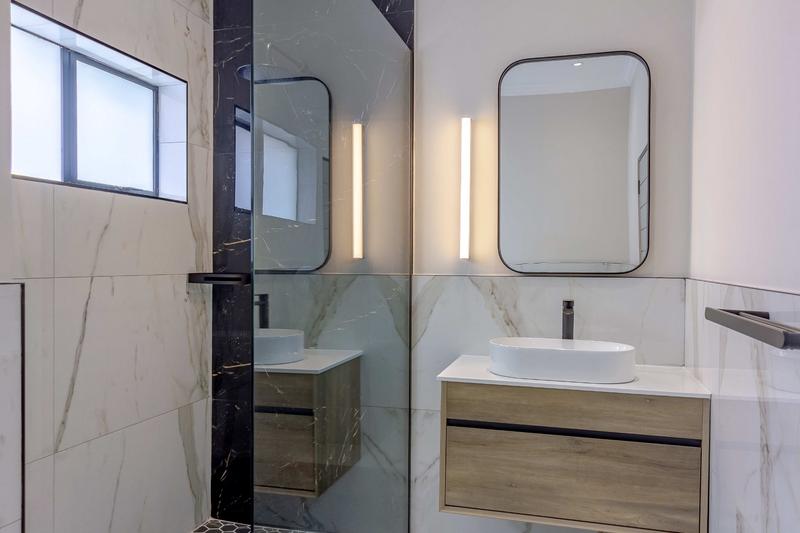 5 Bedroom Property for Sale in Copperleaf Estate Gauteng