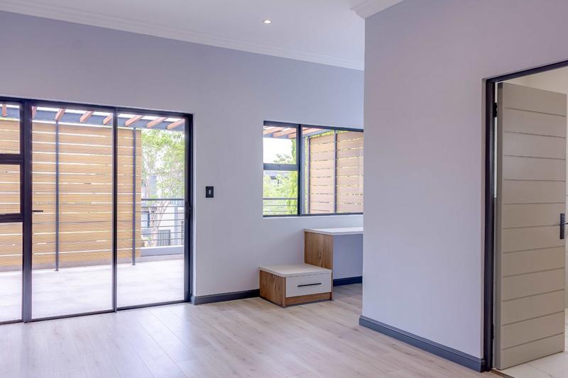 5 Bedroom Property for Sale in Copperleaf Estate Gauteng