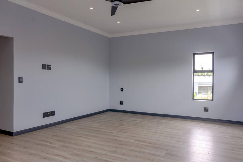 5 Bedroom Property for Sale in Copperleaf Estate Gauteng