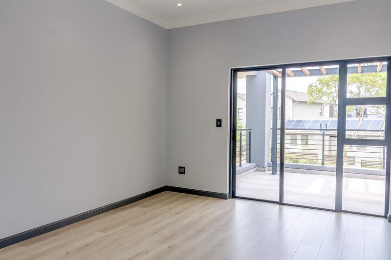 5 Bedroom Property for Sale in Copperleaf Estate Gauteng