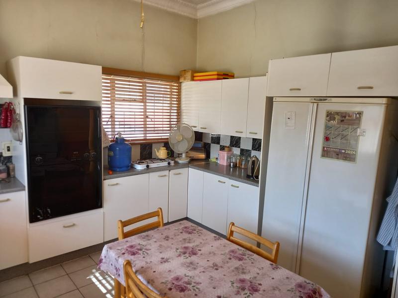 6 Bedroom Property for Sale in Delville Gauteng