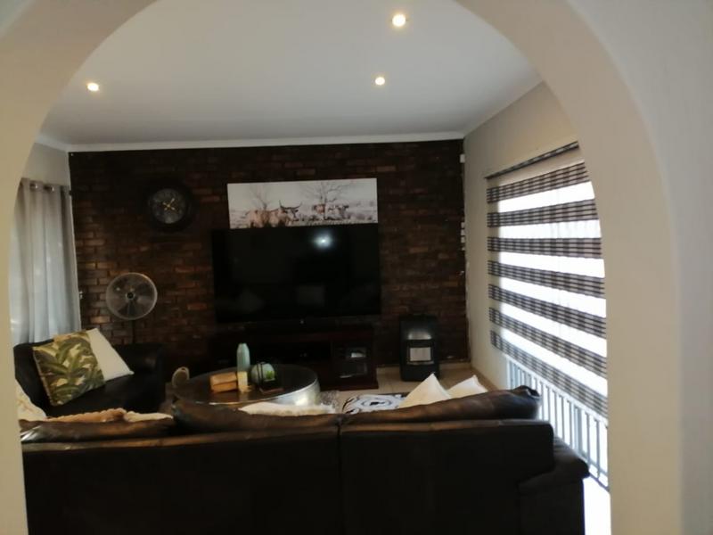 3 Bedroom Property for Sale in Olifantsfontein Gauteng