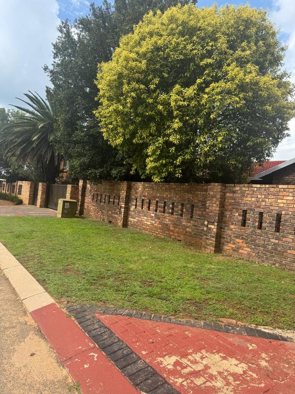 3 Bedroom Property for Sale in Olifantsfontein Gauteng