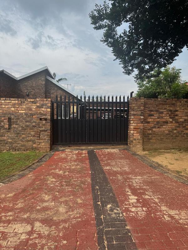 3 Bedroom Property for Sale in Olifantsfontein Gauteng