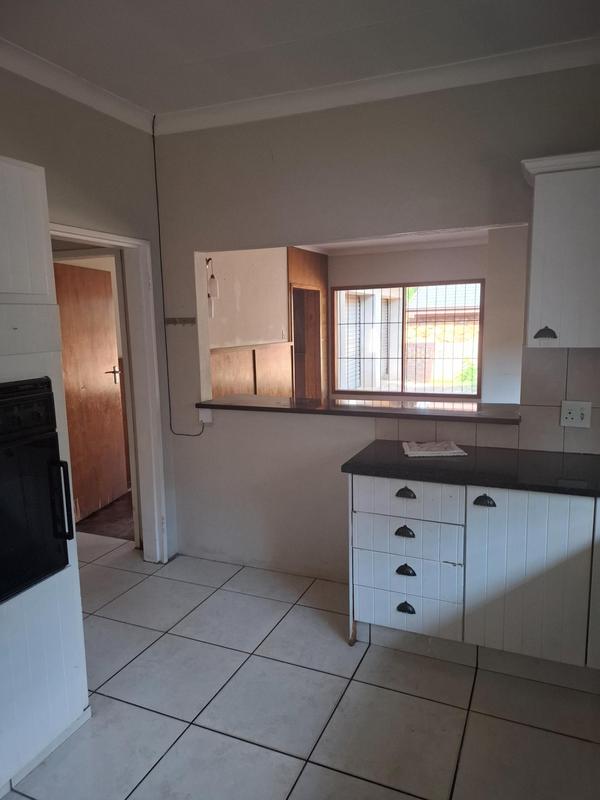 To Let 5 Bedroom Property for Rent in Lynnwood Glen Gauteng