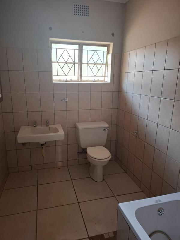 To Let 5 Bedroom Property for Rent in Lynnwood Glen Gauteng