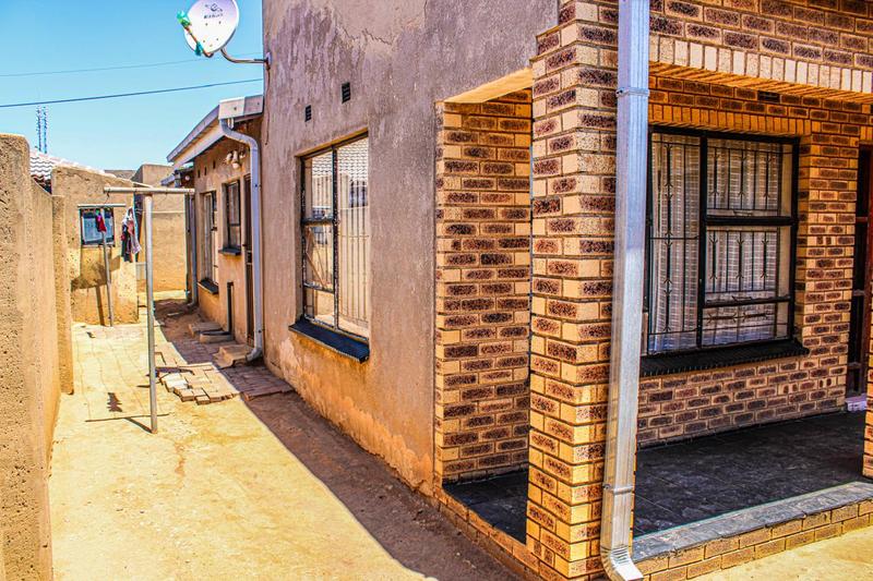 2 Bedroom Property for Sale in Tembisa Gauteng