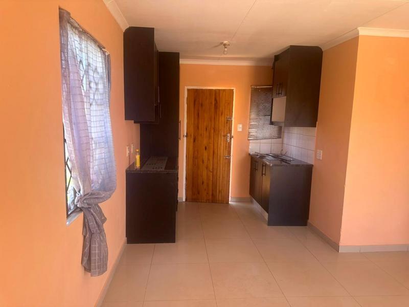 To Let 2 Bedroom Property for Rent in Protea Glen Gauteng