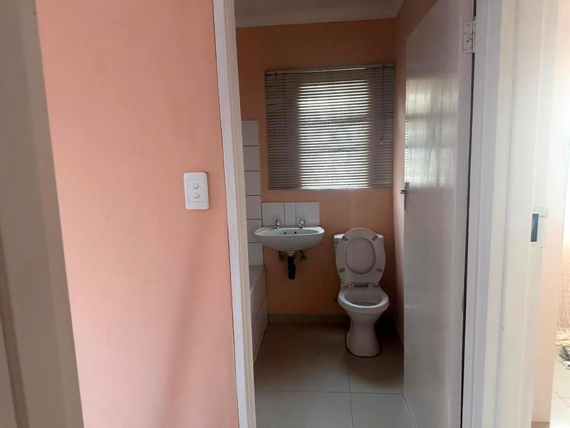 To Let 2 Bedroom Property for Rent in Protea Glen Gauteng