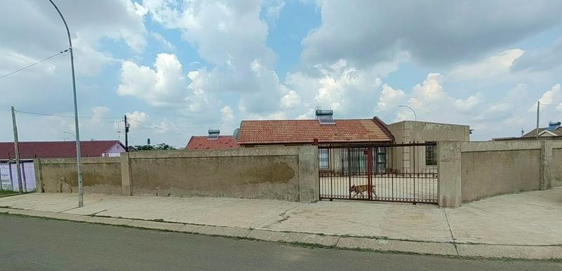 3 Bedroom Property for Sale in Lenasia South Gauteng