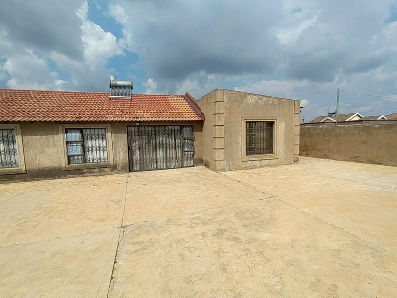 3 Bedroom Property for Sale in Lenasia South Gauteng