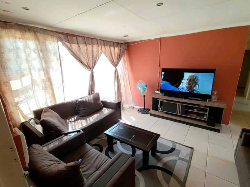 3 Bedroom Property for Sale in Lenasia South Gauteng