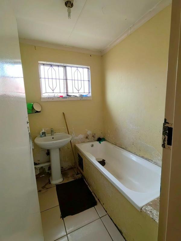 3 Bedroom Property for Sale in Lenasia South Gauteng