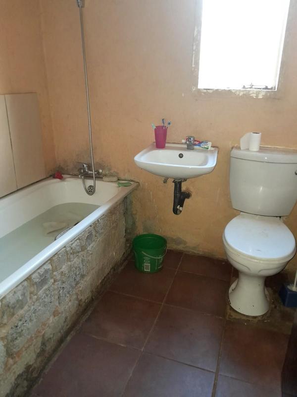 2 Bedroom Property for Sale in Lufhereng Gauteng