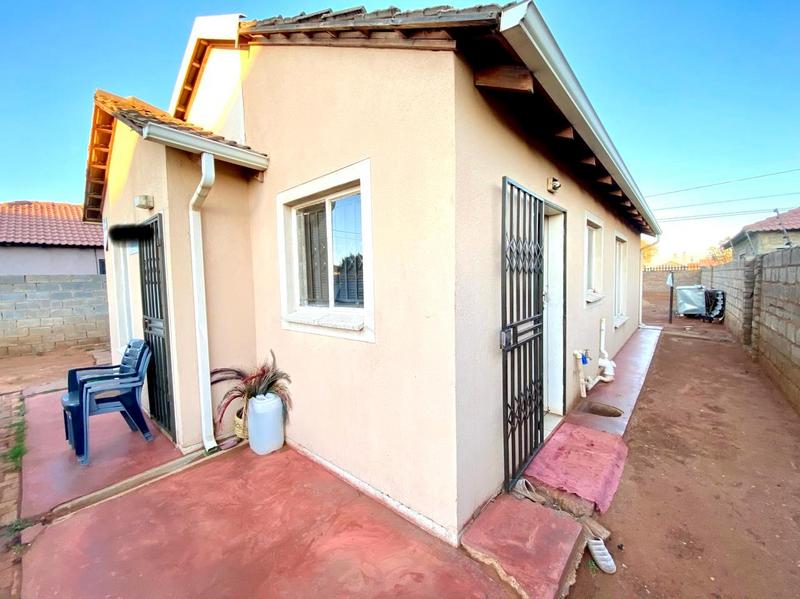 3 Bedroom Property for Sale in Protea Glen Gauteng