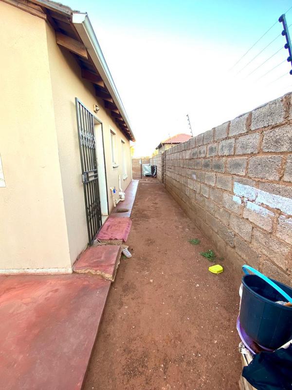 3 Bedroom Property for Sale in Protea Glen Gauteng