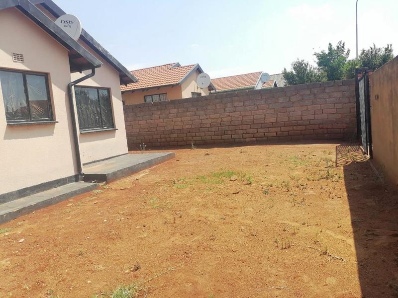 2 Bedroom Property for Sale in Protea Glen Gauteng