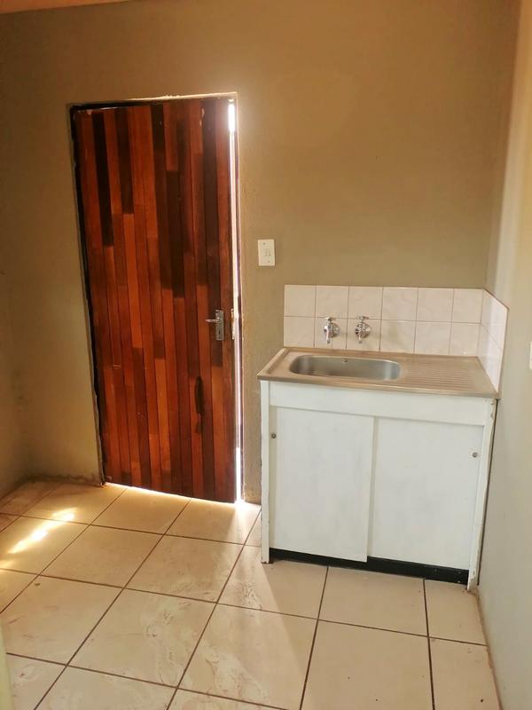 2 Bedroom Property for Sale in Protea Glen Gauteng