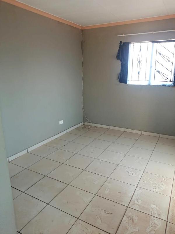 2 Bedroom Property for Sale in Protea Glen Gauteng