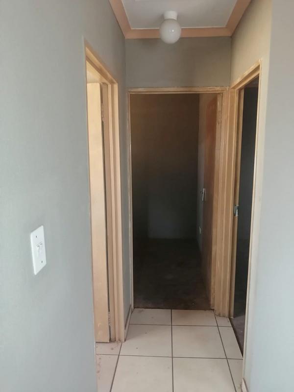 2 Bedroom Property for Sale in Protea Glen Gauteng