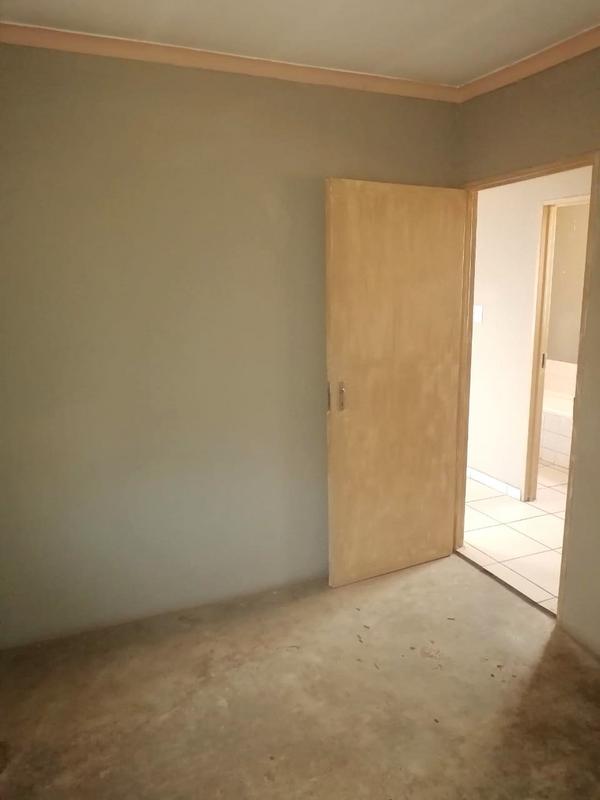 2 Bedroom Property for Sale in Protea Glen Gauteng