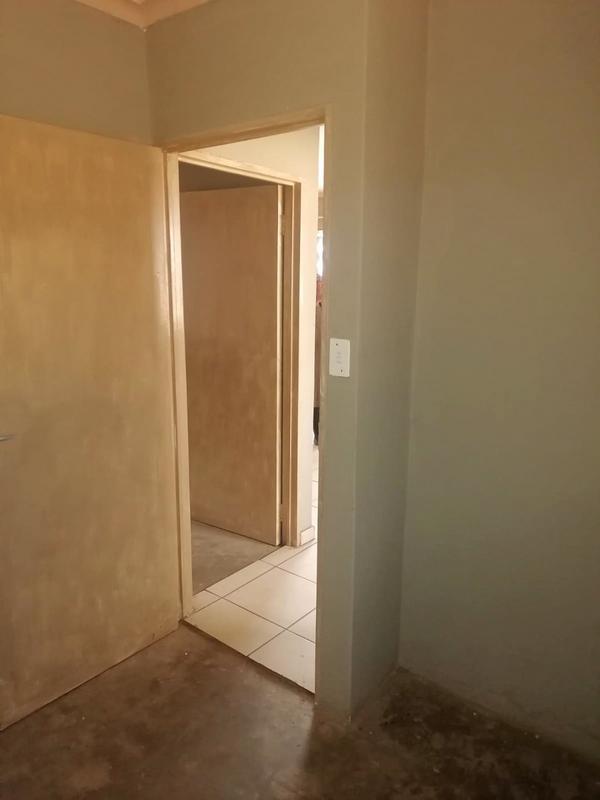 2 Bedroom Property for Sale in Protea Glen Gauteng