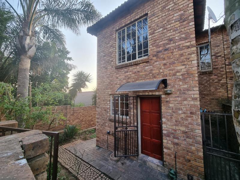 2 Bedroom Property for Sale in Wilgeheuwel Gauteng