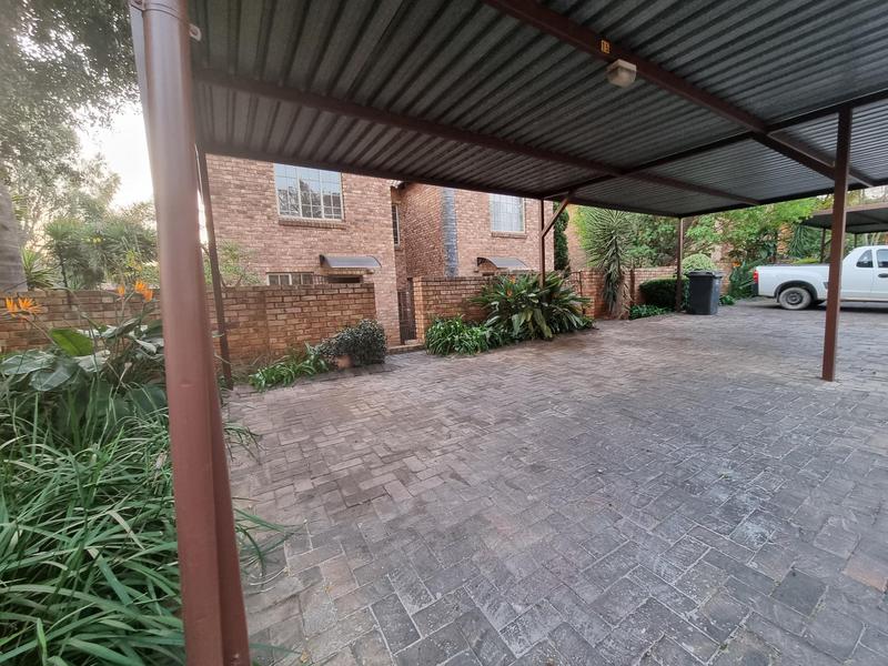 2 Bedroom Property for Sale in Wilgeheuwel Gauteng