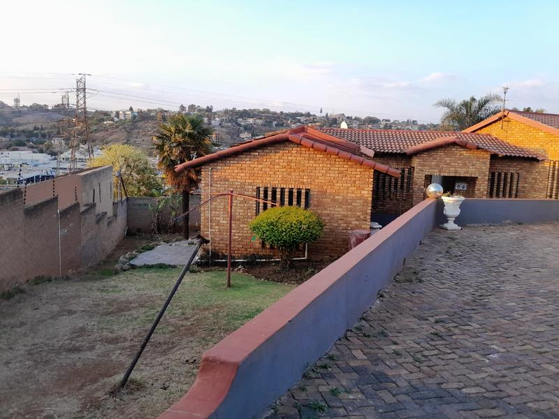 4 Bedroom Property for Sale in Bassonia Gauteng