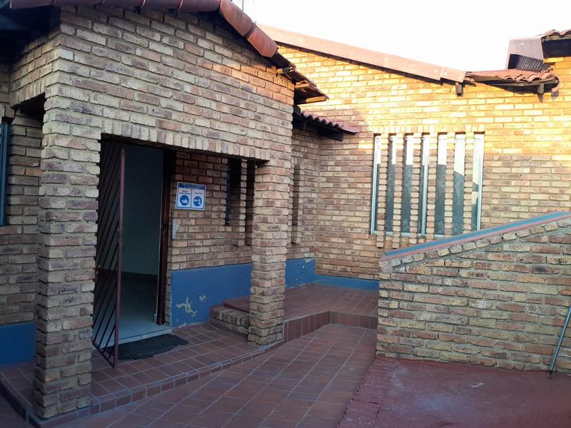 4 Bedroom Property for Sale in Bassonia Gauteng