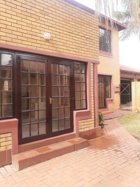 To Let 3 Bedroom Property for Rent in Eldoglen Gauteng