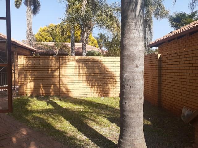 To Let 3 Bedroom Property for Rent in Eldoglen Gauteng