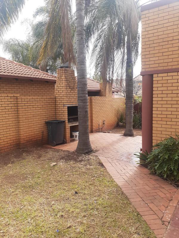 To Let 3 Bedroom Property for Rent in Eldoglen Gauteng