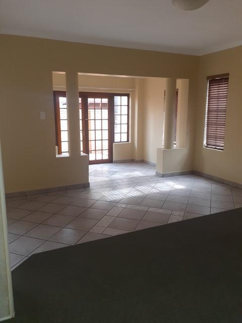 To Let 3 Bedroom Property for Rent in Eldoglen Gauteng